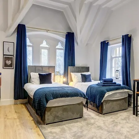 Homebird - The Vicarage * Leeds (West Yorkshire)