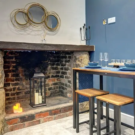 Homebird - The Vicarage * Leeds (West Yorkshire)