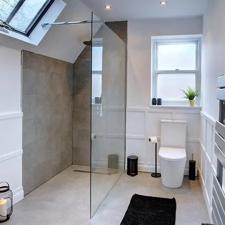 Homebird - The Vicarage Holiday home