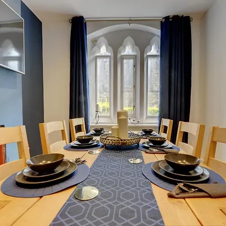 Homebird - The Vicarage Holiday home Leeds (West Yorkshire)
