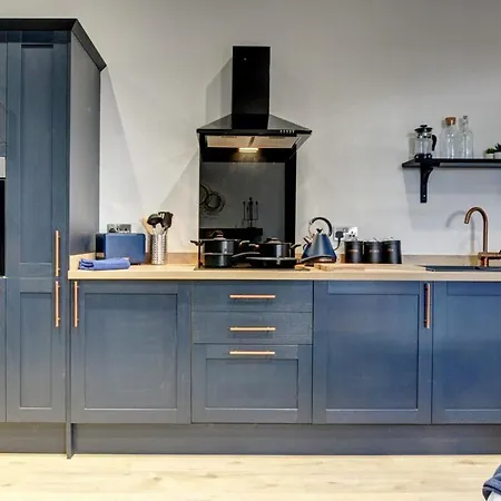 Homebird - The Vicarage * Leeds (West Yorkshire)